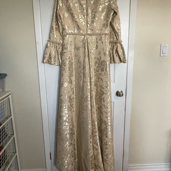 New Powder Bridal Dress- fully lined - Picture 8 of 12